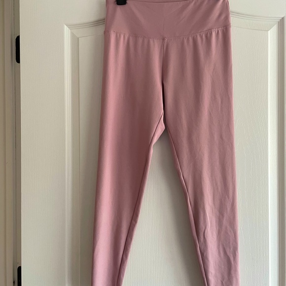 New Balance Pants - 3/$15 Big Bundle Sale great color LN New Balance Yoga leggings